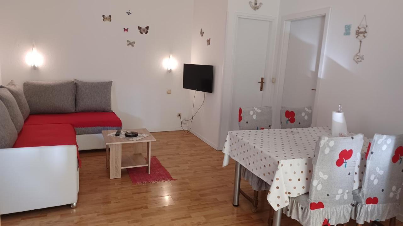 דוגי ראט Apartmani Mary מראה חיצוני תמונה